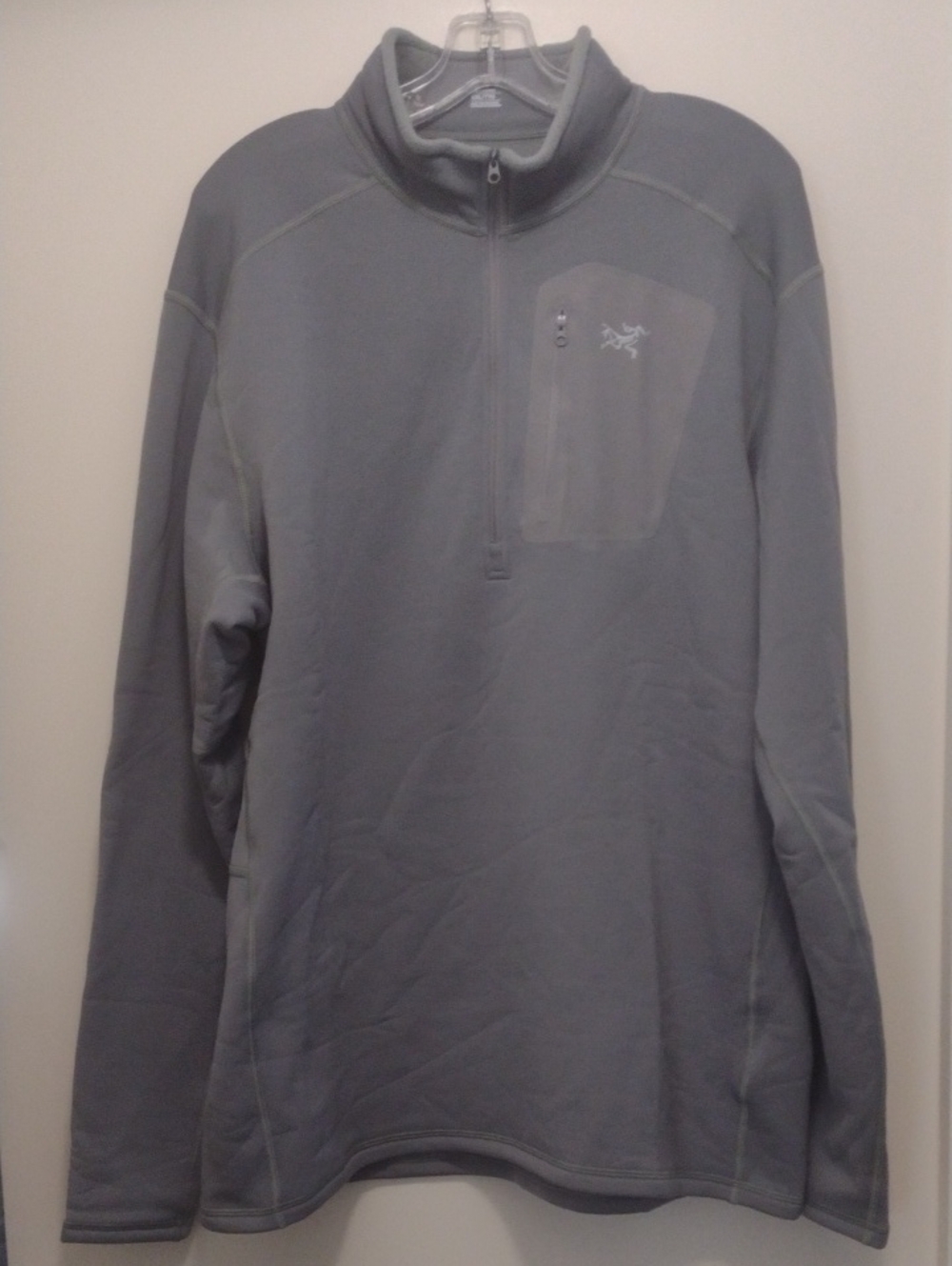 Arc'teryx Men's Light Gray Half-Zip Pullover (J1264)